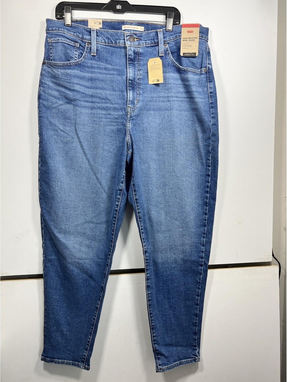 Levi's High Waisted Mom Jeans Womens NWT $79 Relaxed Tapered leg 34x29